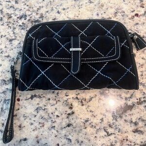 VERA BRADLEY BERKLEY WRISTLET BLACK QUILTED 5.5" x 8.5" x 1" depth-5.5"strapdrop